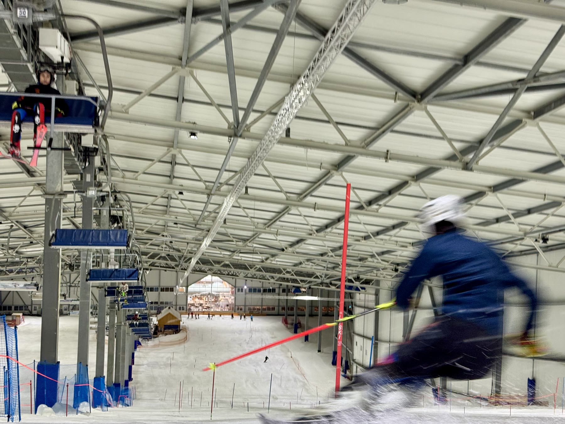 Slalomtraining auf der steilen Indoor-Piste in Wittenburg